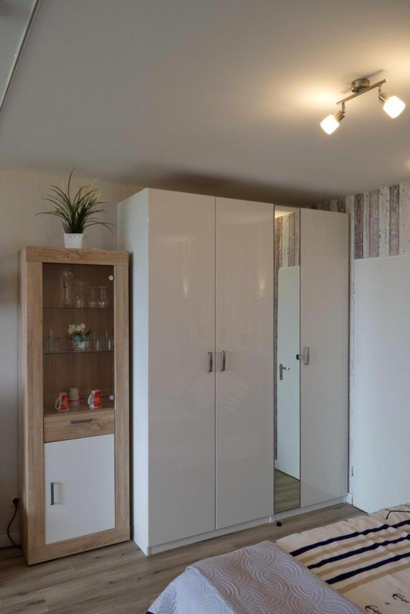 Inselblume 80 - Gemuetliche Ferienwohnung, Blick Auf Die Fehmarnsundbruecke Burgtiefe auf Fehmarn Exteriér fotografie